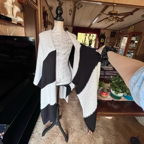 Anthropology Mixed Stripes Kimono one size black and white striped. - Picture 9 of 16